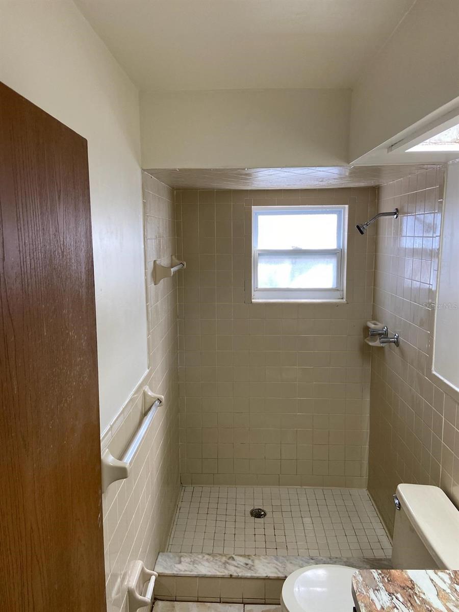 Image 7 of 14 For 6429 Langston Avenue