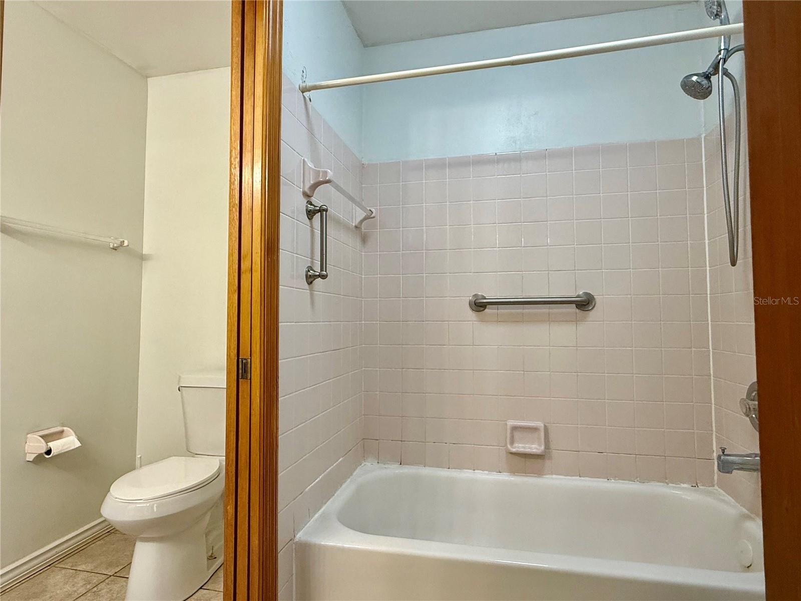 Image 21 of 33 For 6437 93rd Terrace N 5003