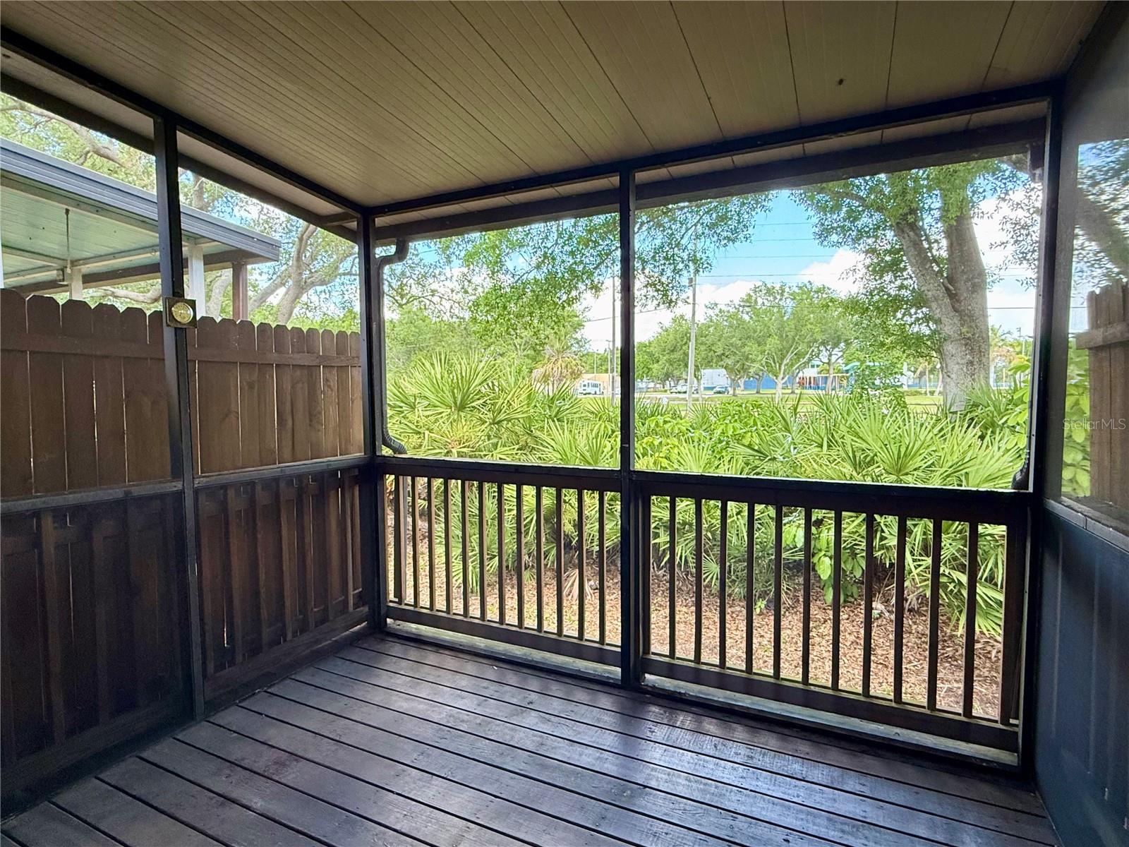 Image 23 of 33 For 6437 93rd Terrace N 5003