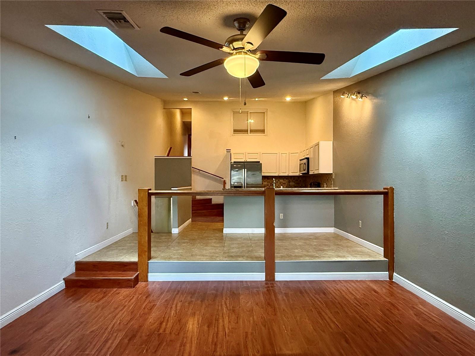 Image 3 of 33 For 6437 93rd Terrace N 5003