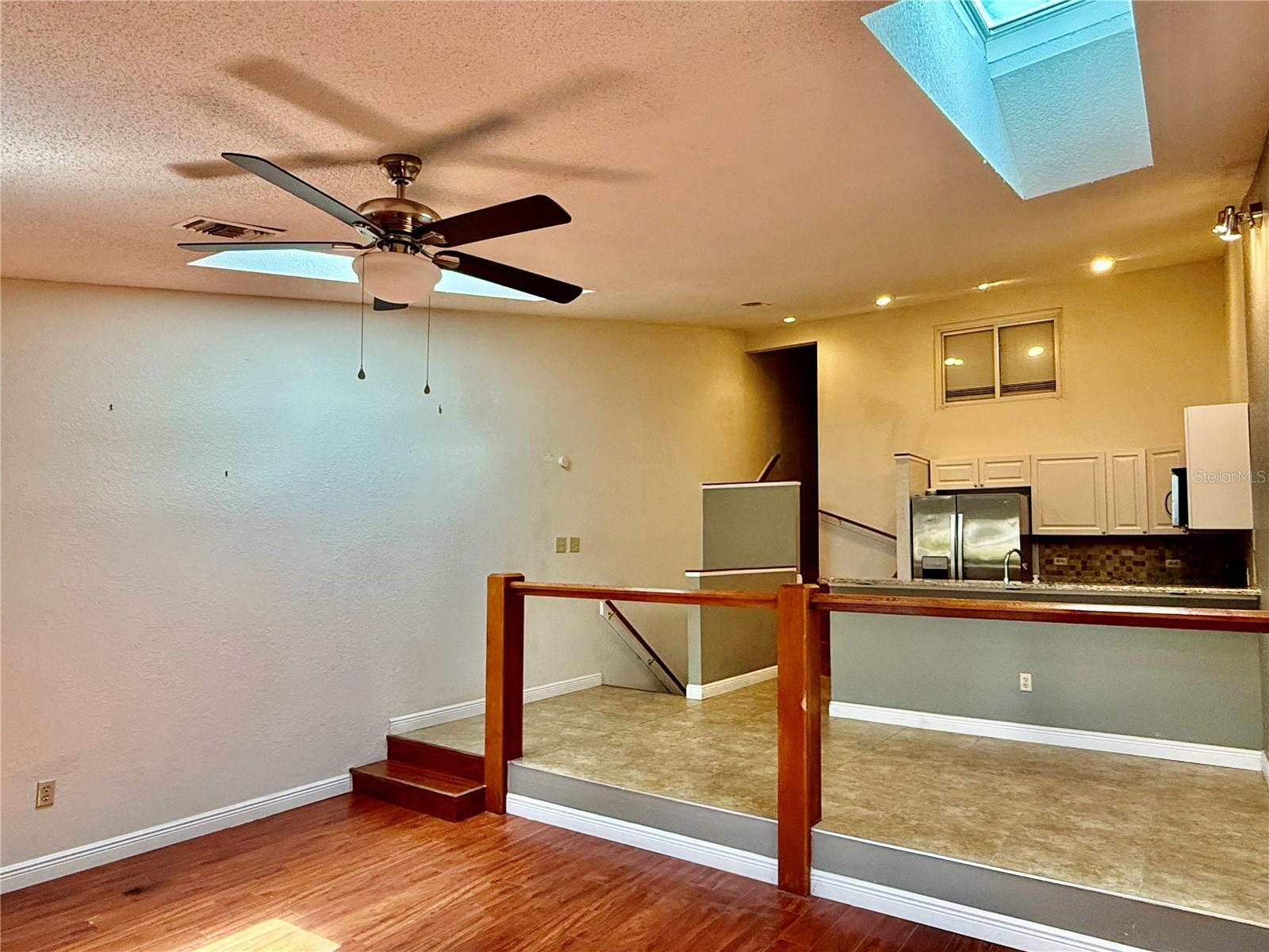 Image 4 of 33 For 6437 93rd Terrace N 5003