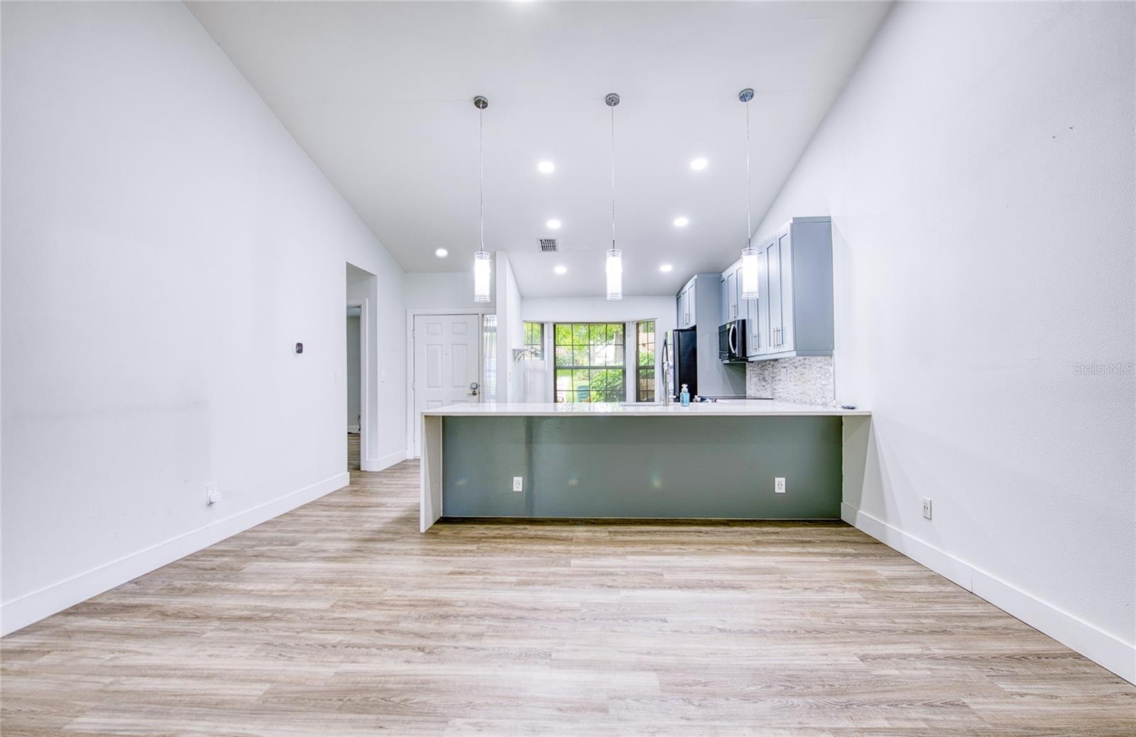 Image 11 of 34 For 2617 Bentley Dr