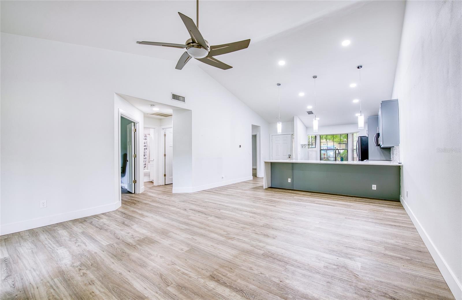 Image 12 of 34 For 2617 Bentley Dr