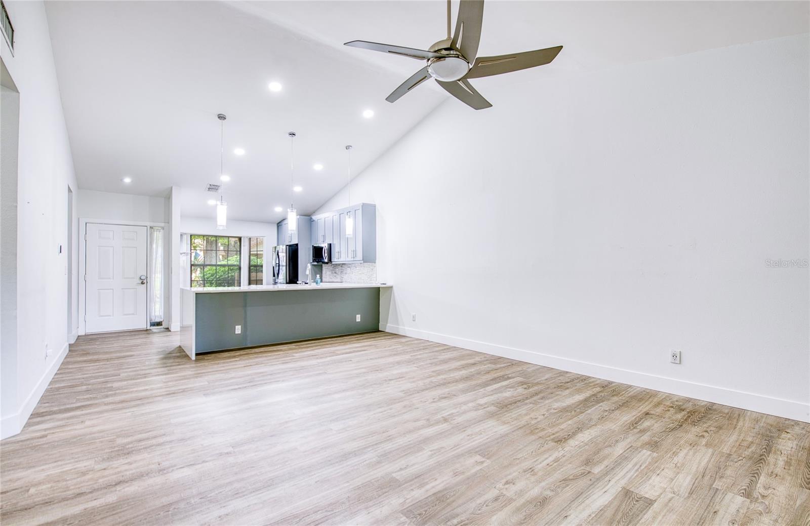 Image 13 of 34 For 2617 Bentley Dr