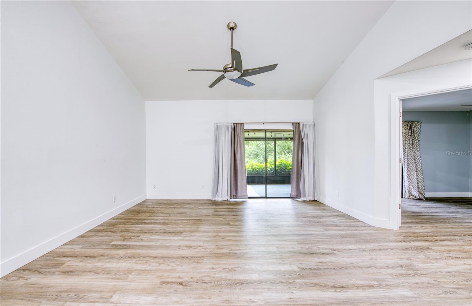 Image 16 of 34 For 2617 Bentley Dr