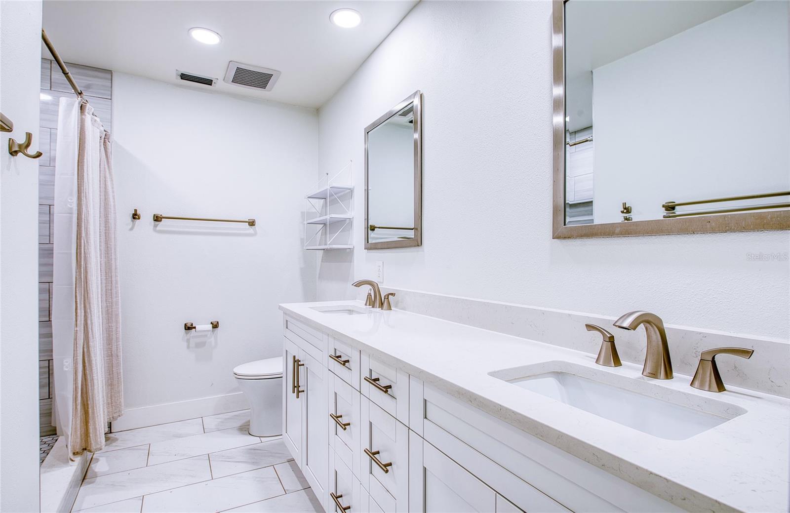 Image 21 of 34 For 2617 Bentley Dr