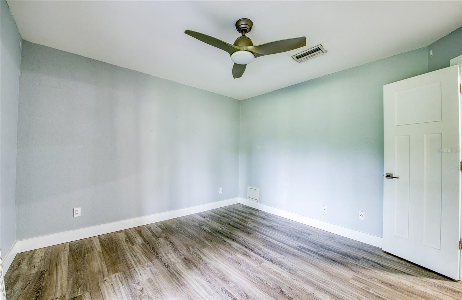 Image 24 of 34 For 2617 Bentley Dr