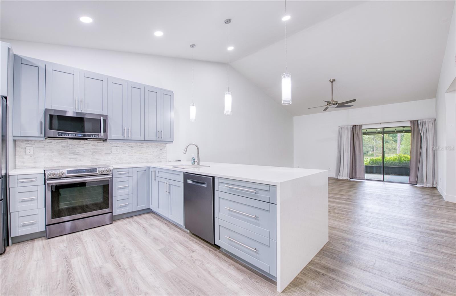 Image 7 of 34 For 2617 Bentley Dr