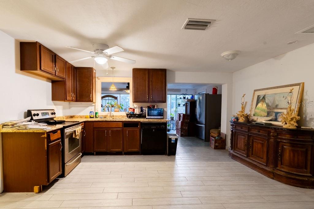 Image 7 of 22 For 16440 Arbor Ridge Drive