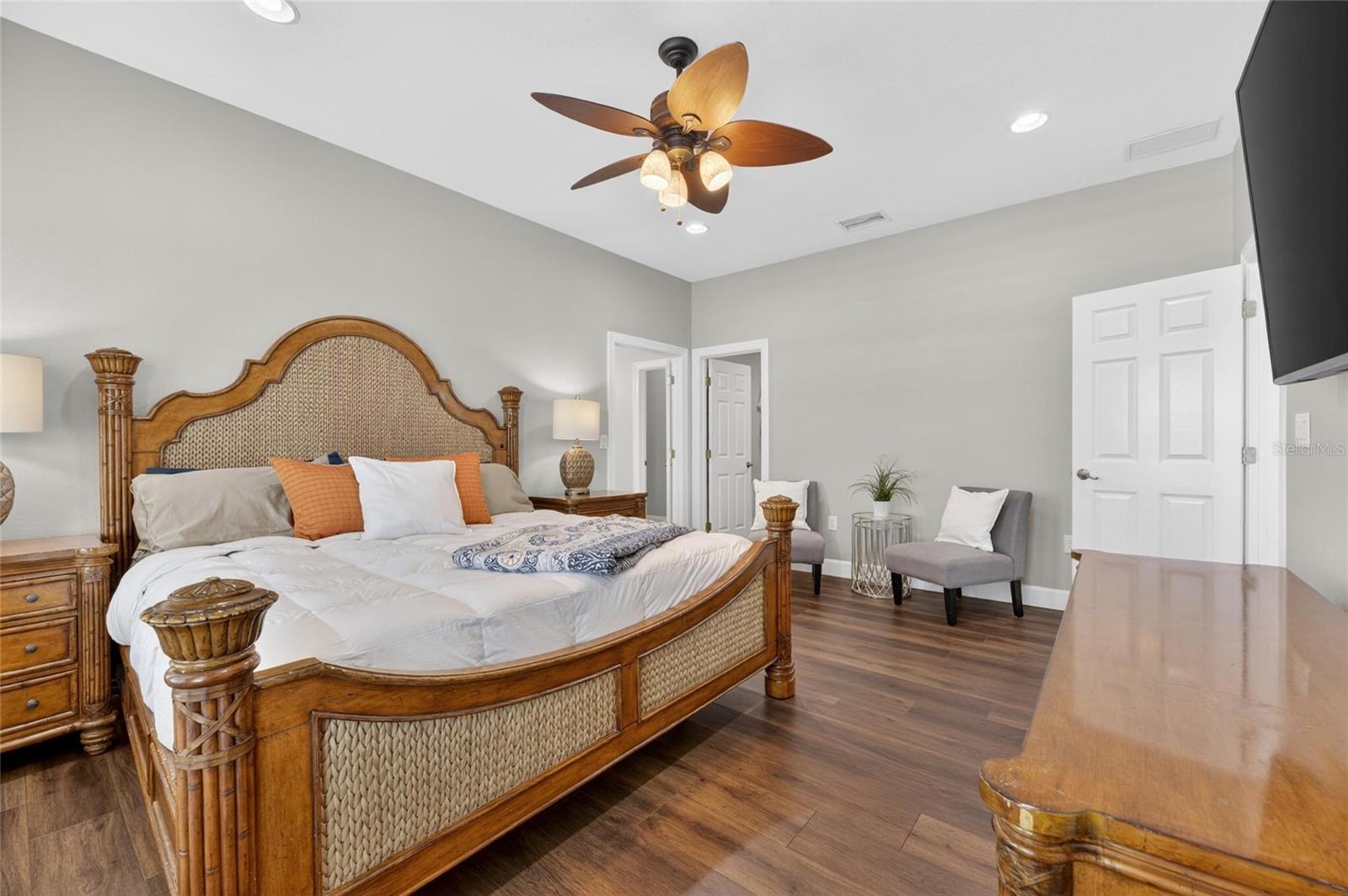Image 33 of 98 For 5536 Luminar Pointe Lane