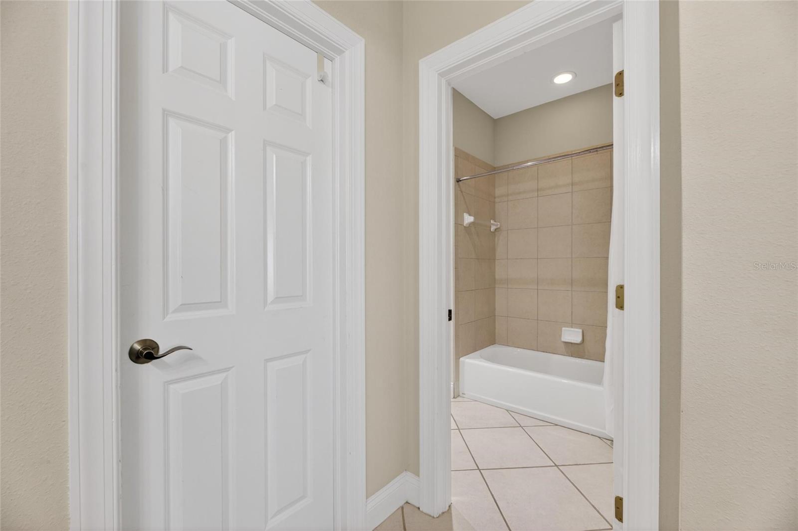Image 60 of 98 For 5536 Luminar Pointe Lane