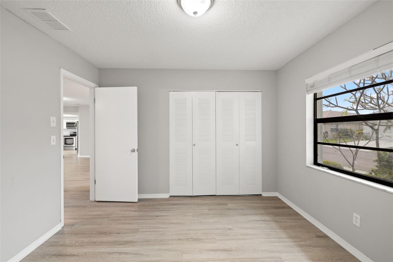 Image 5 of 41 For 2115 Halcyon Drive