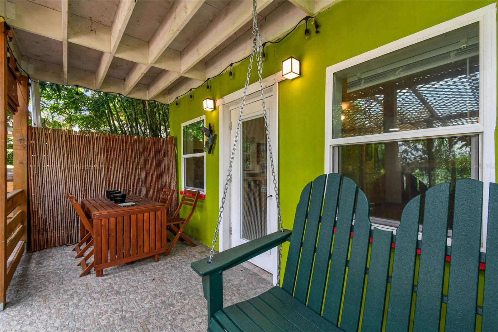 Listing photo id 10 for 3203 Yukon Street