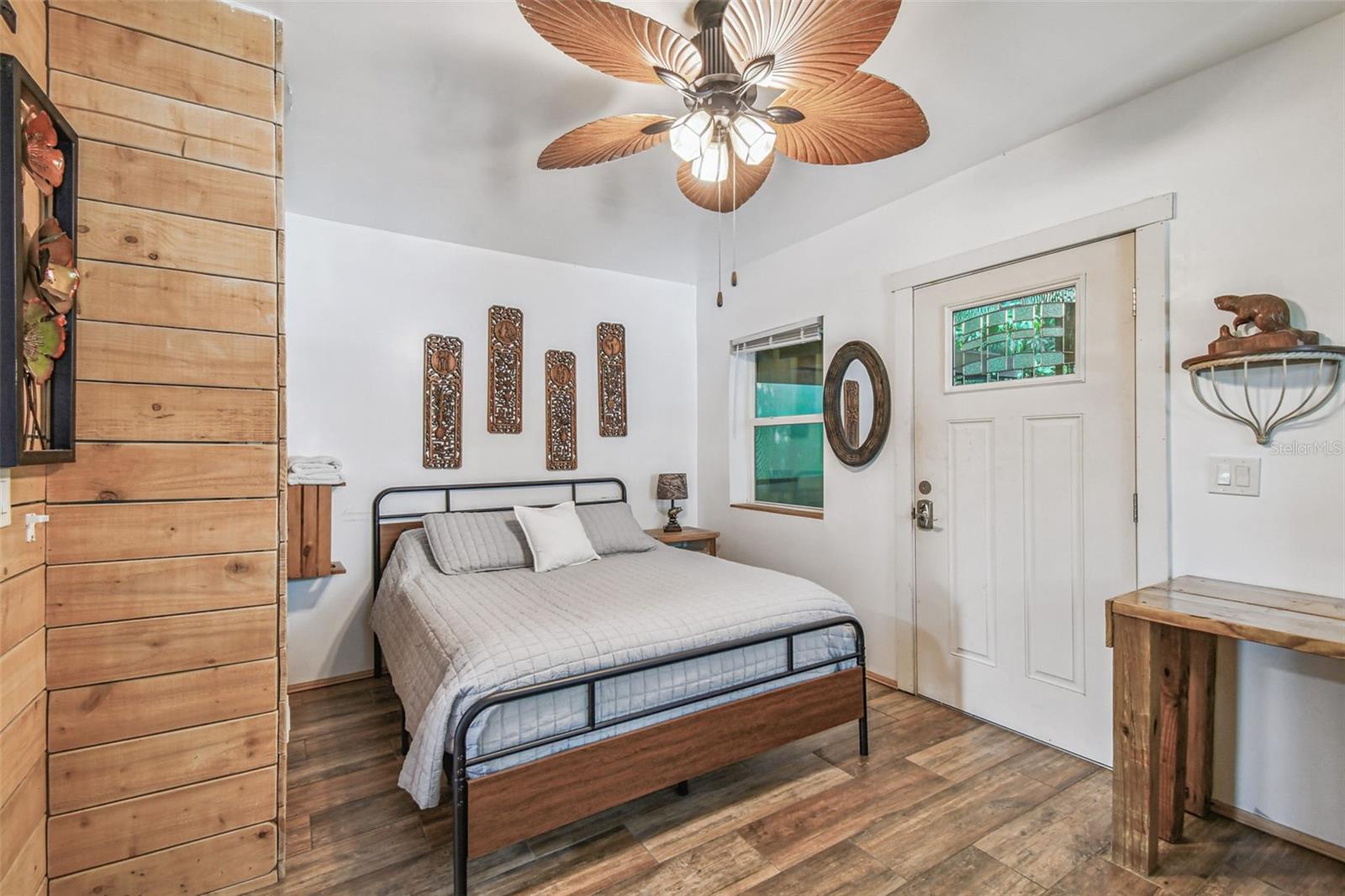 Listing photo id 16 for 3203 Yukon Street