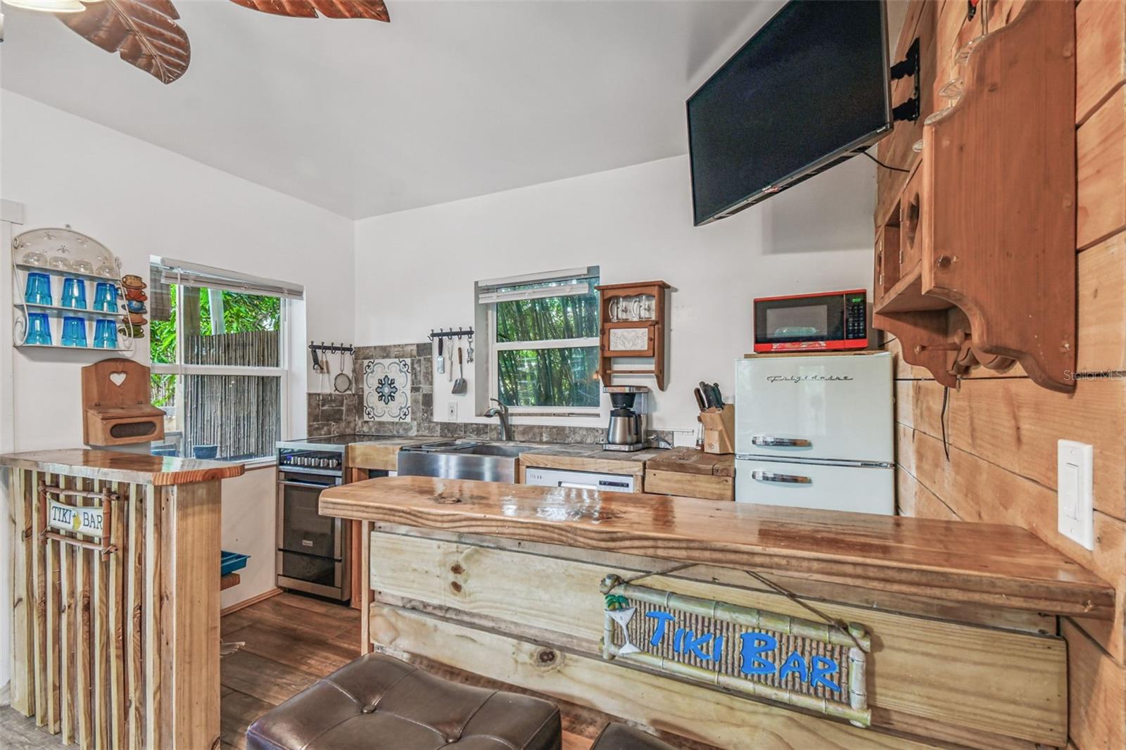Listing photo id 22 for 3203 Yukon Street