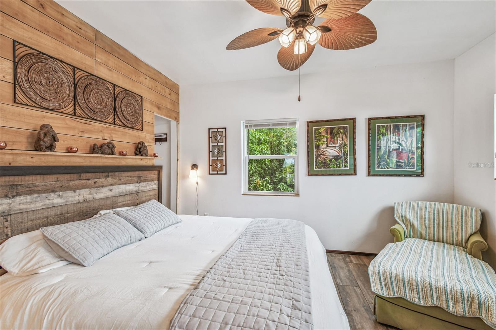 Listing photo id 24 for 3203 Yukon Street