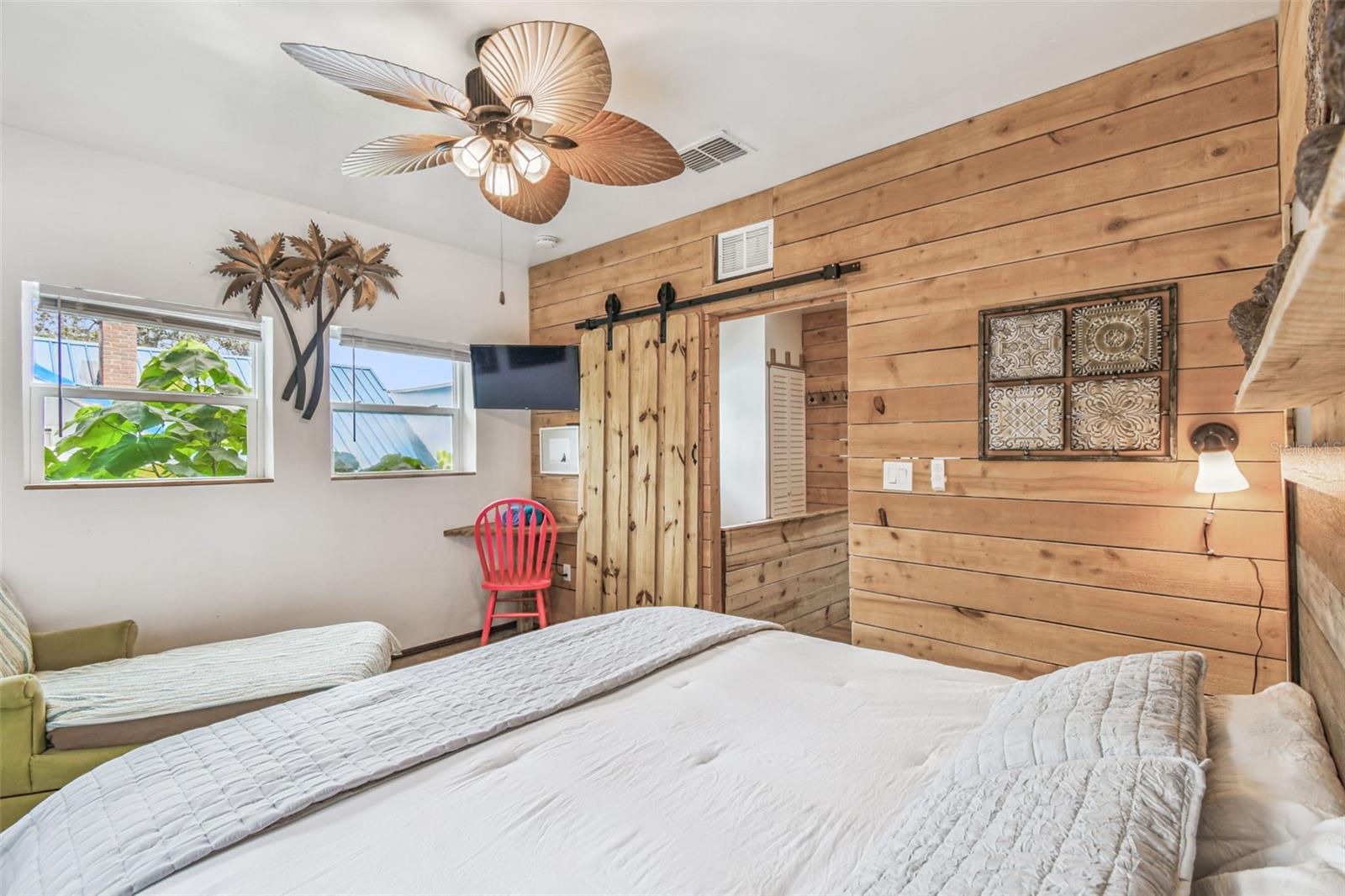 Listing photo id 25 for 3203 Yukon Street