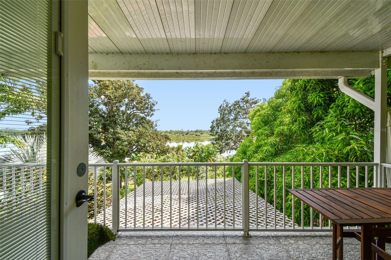 Listing photo id 29 for 3203 Yukon Street