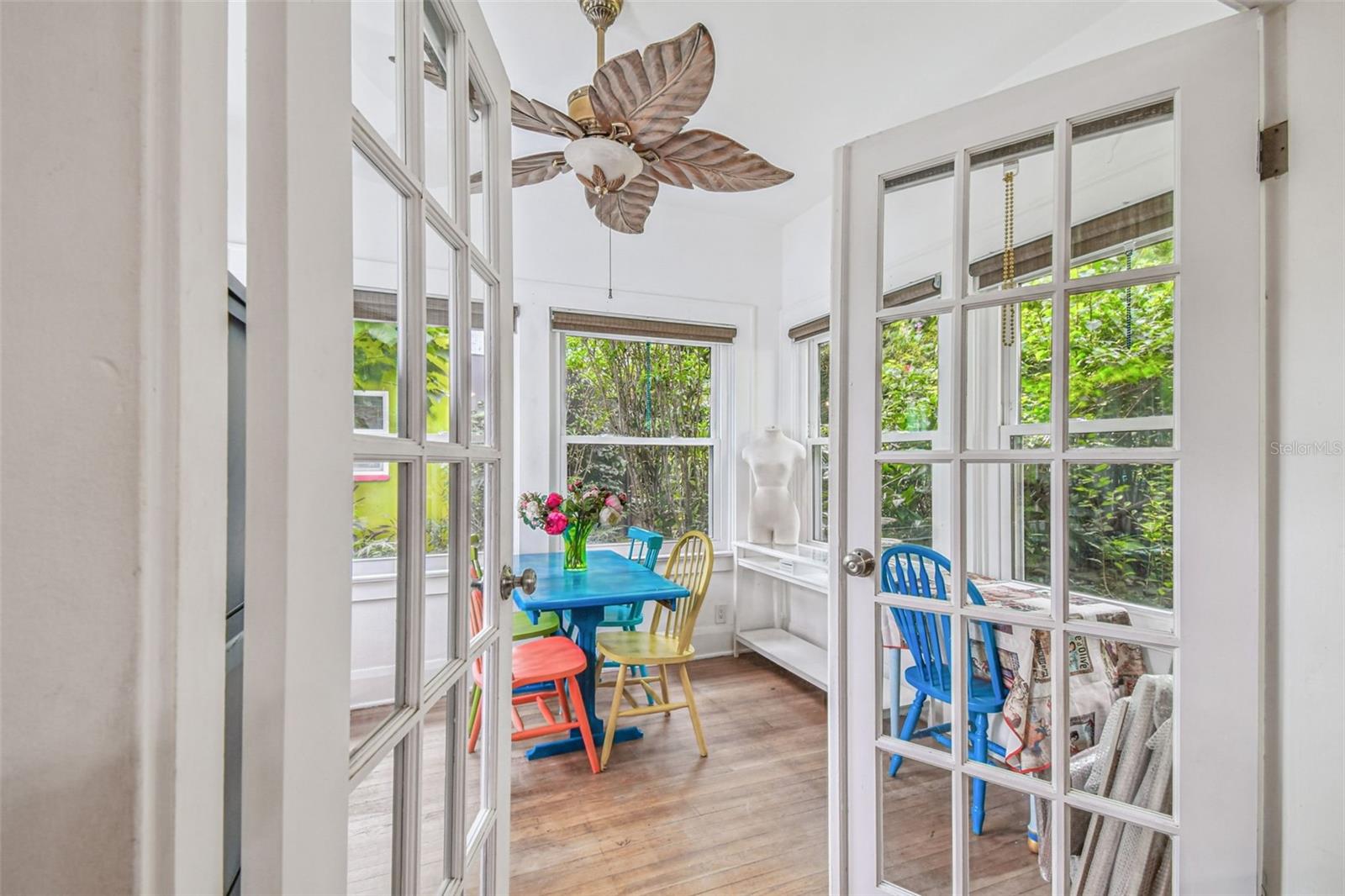 Listing photo id 40 for 3203 Yukon Street