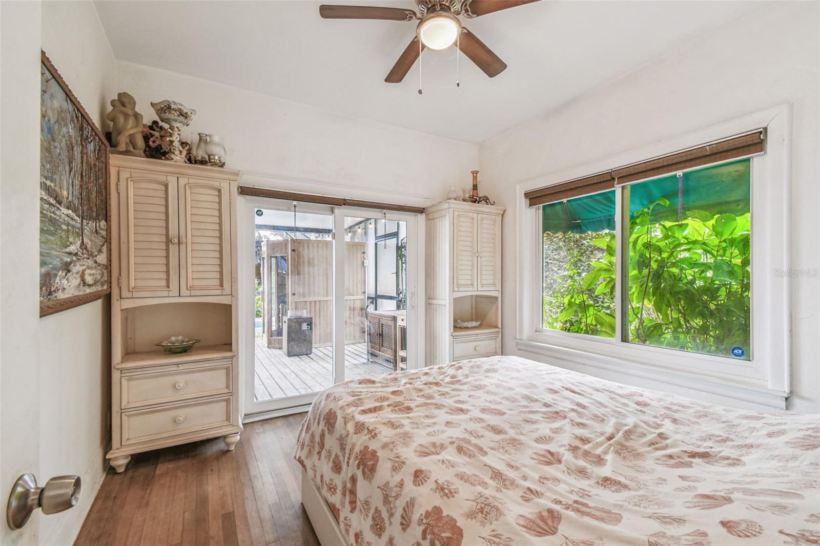 Listing photo id 45 for 3203 Yukon Street