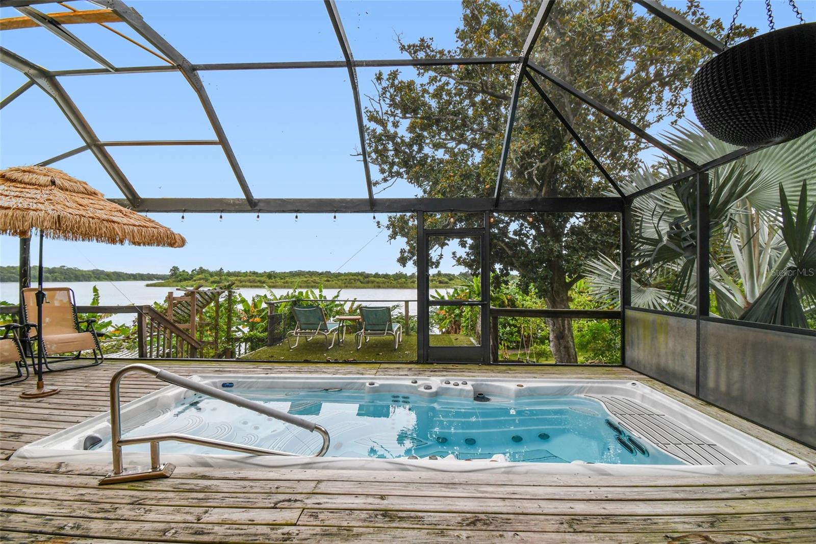 Listing photo id 49 for 3203 Yukon Street
