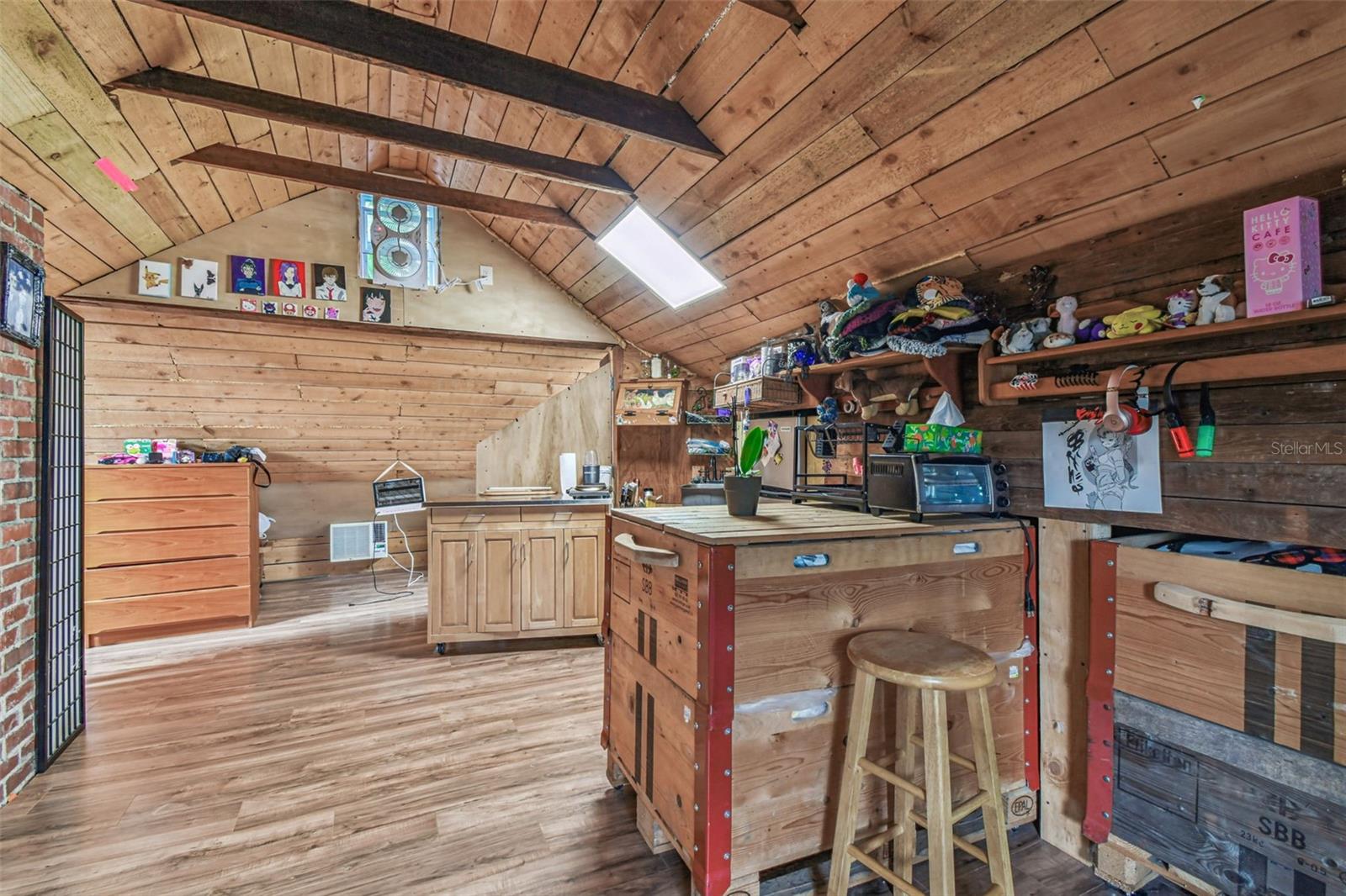 Listing photo id 57 for 3203 Yukon Street