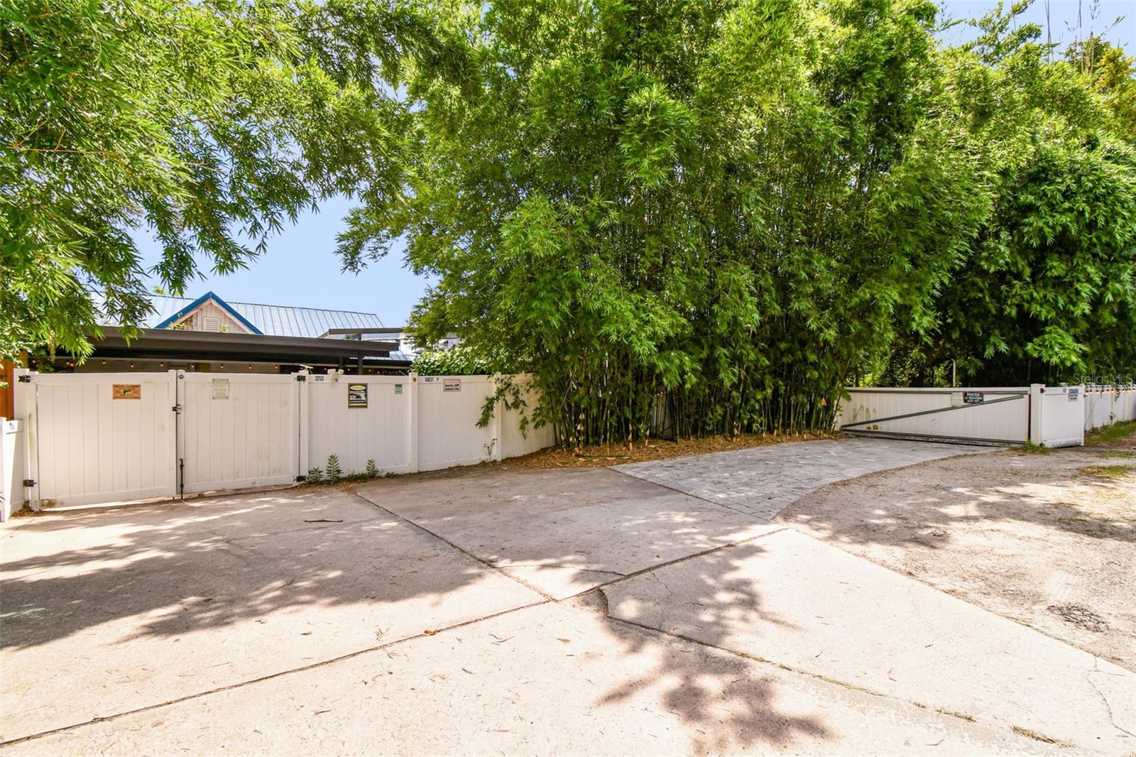Listing photo id 62 for 3203 Yukon Street
