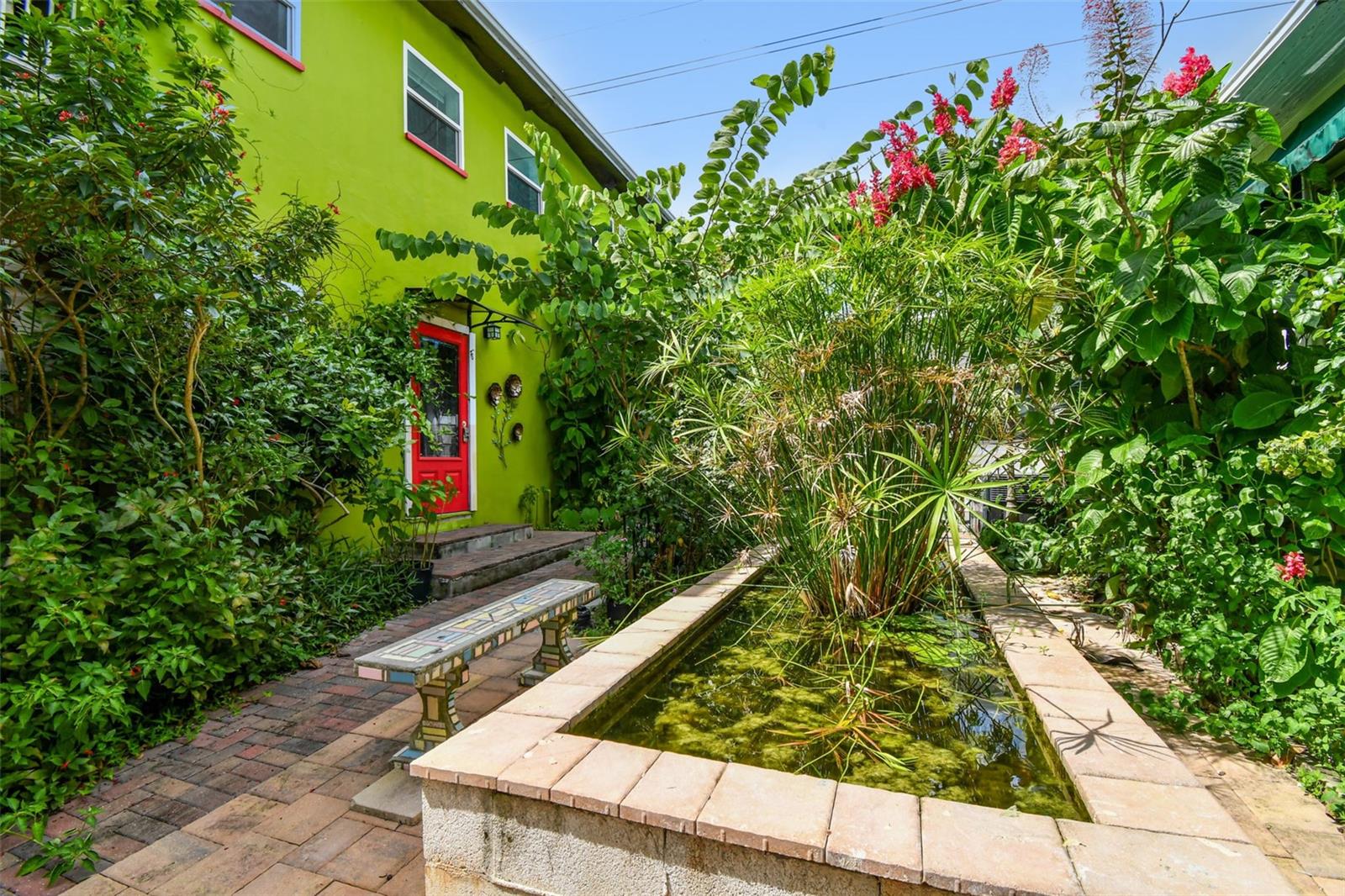 Listing photo id 7 for 3203 Yukon Street