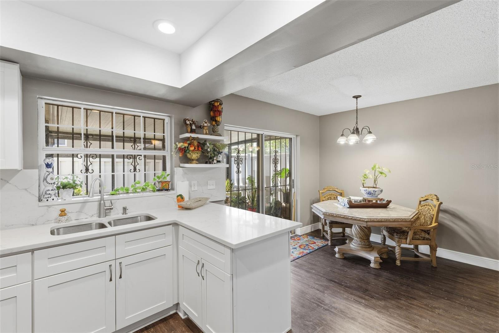 Image 10 of 34 For 7103 Coronado Court