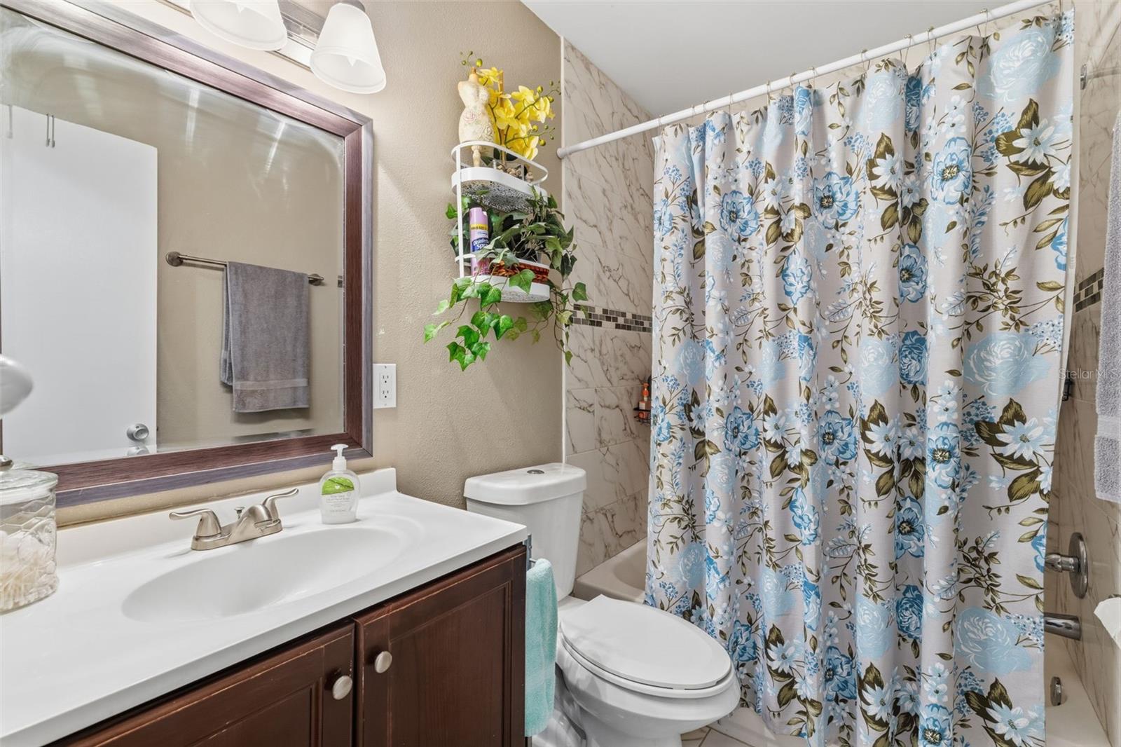 Image 13 of 34 For 7103 Coronado Court