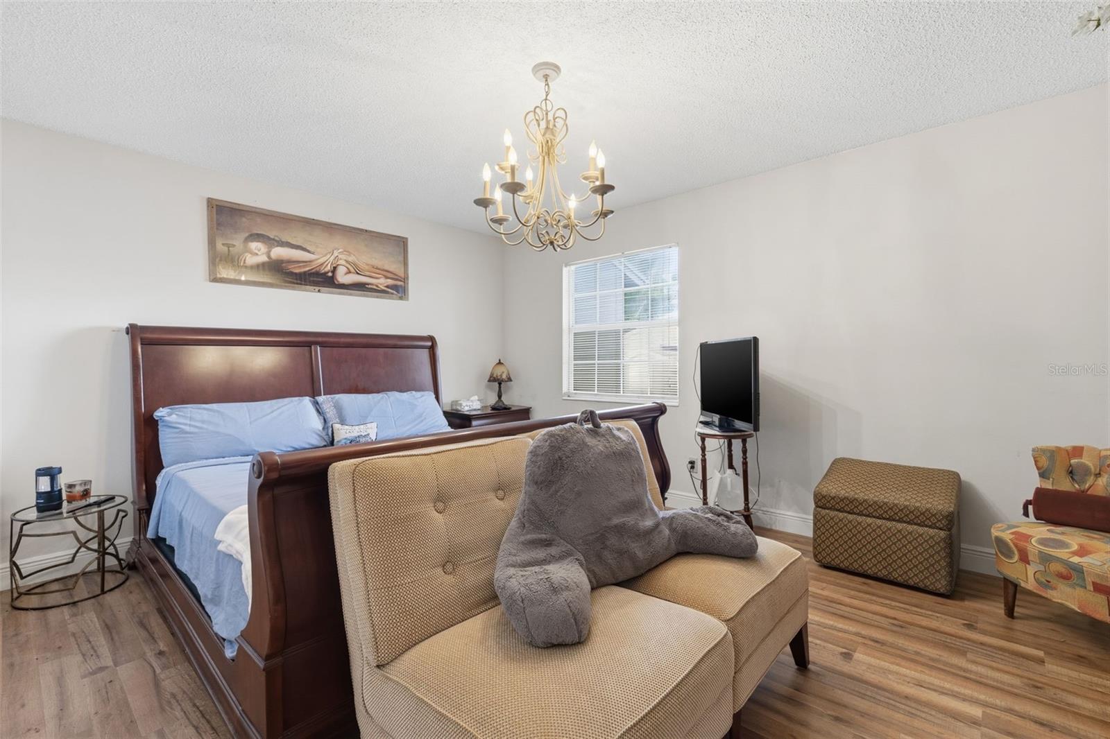 Image 14 of 34 For 7103 Coronado Court