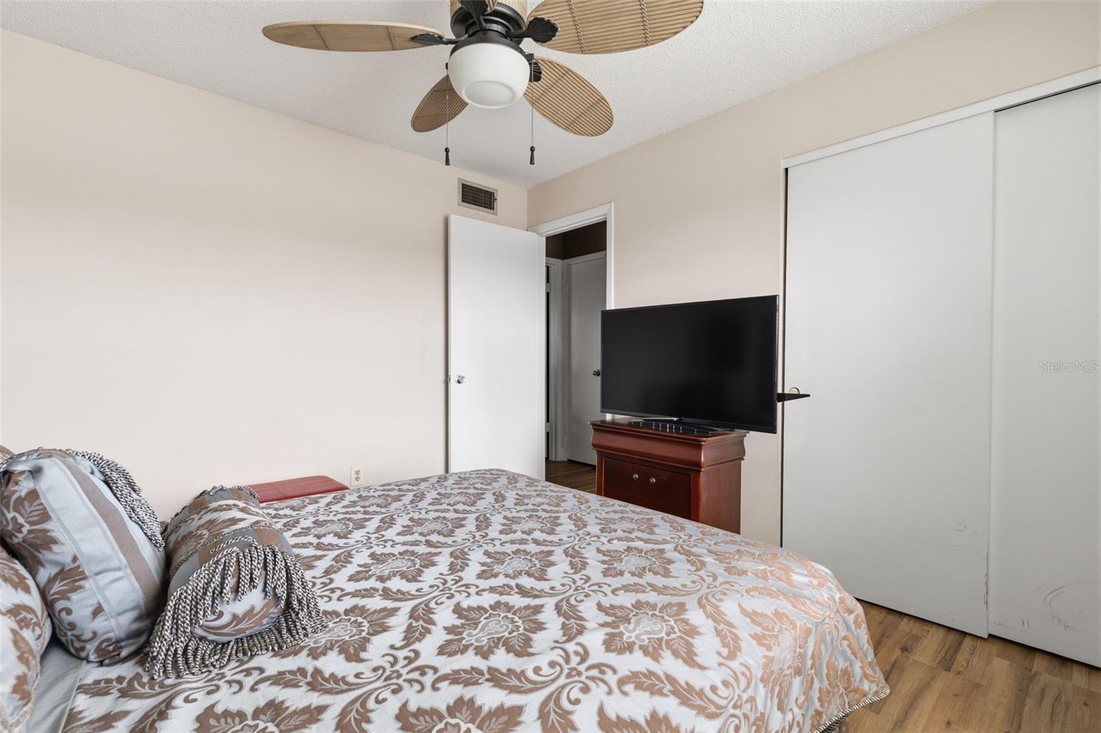 Image 19 of 34 For 7103 Coronado Court