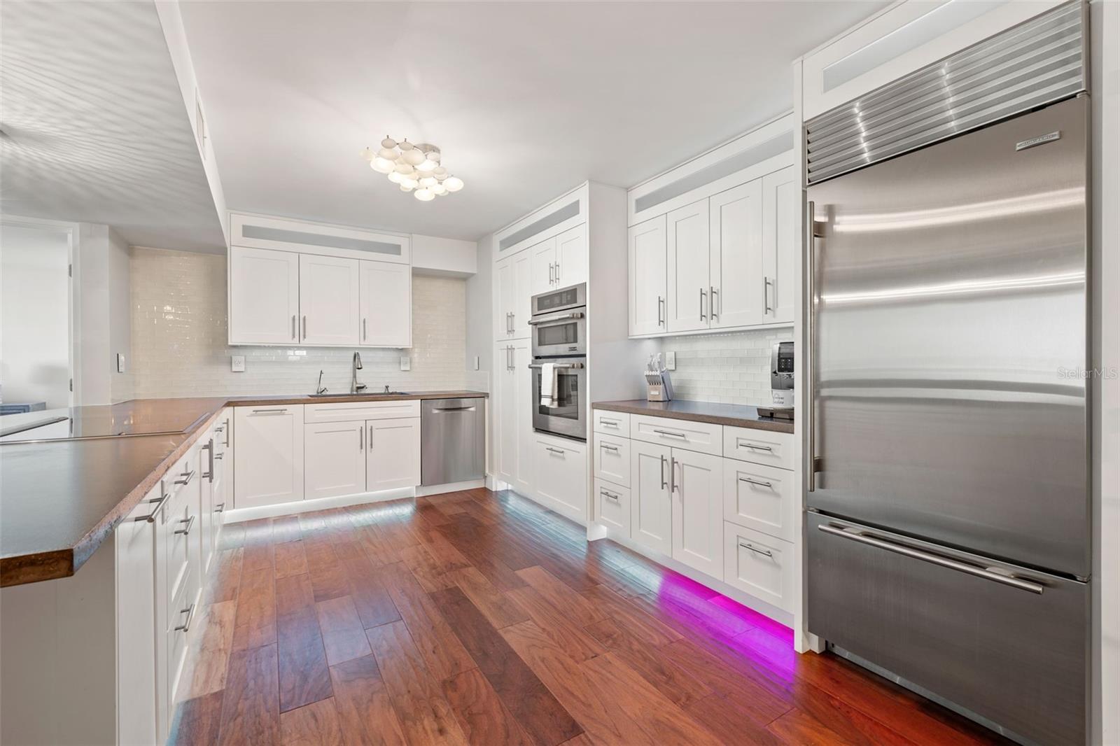 Image 14 of 40 For 500 Treasure Island Causeway 308