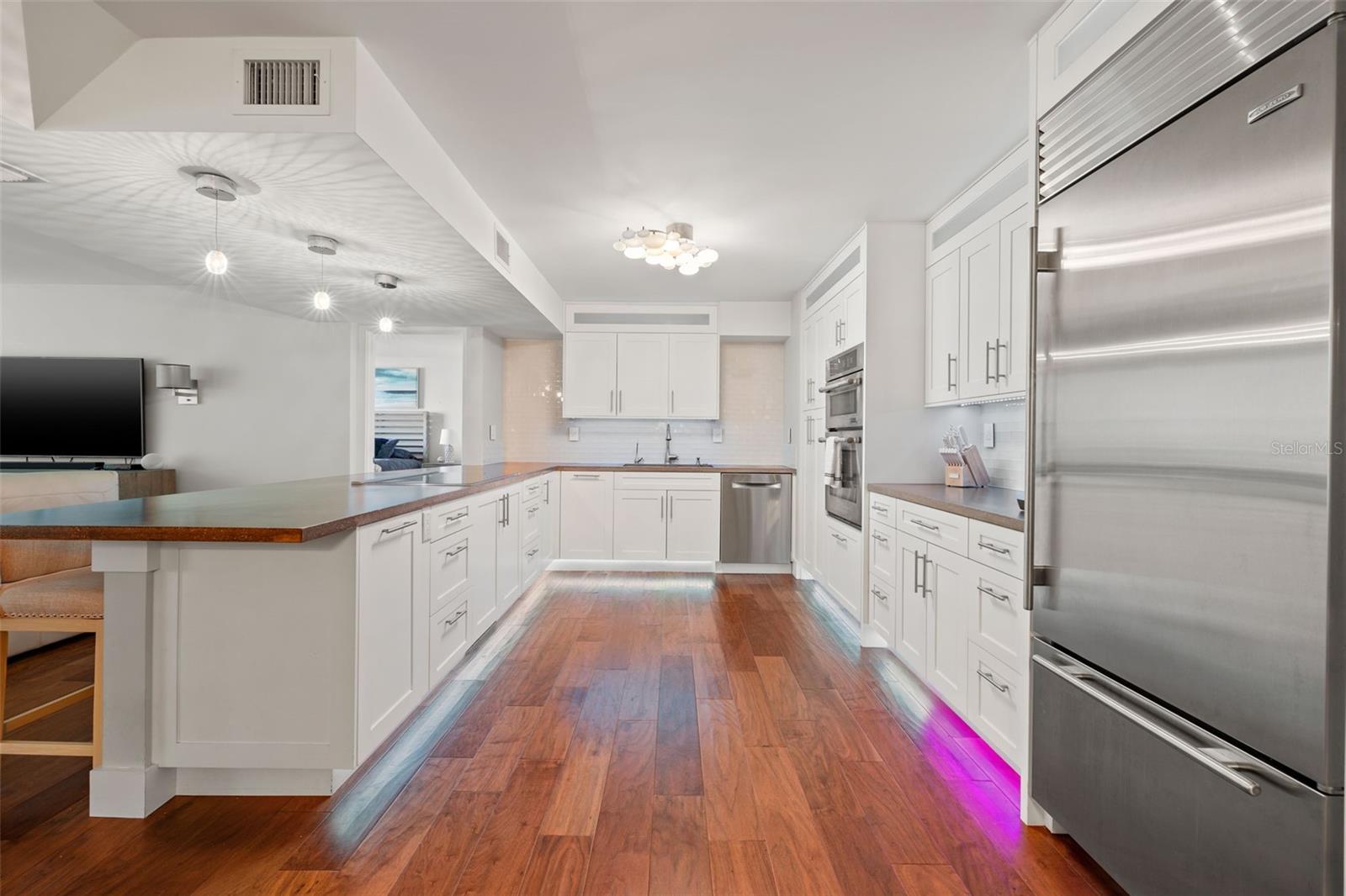 Image 16 of 40 For 500 Treasure Island Causeway 308