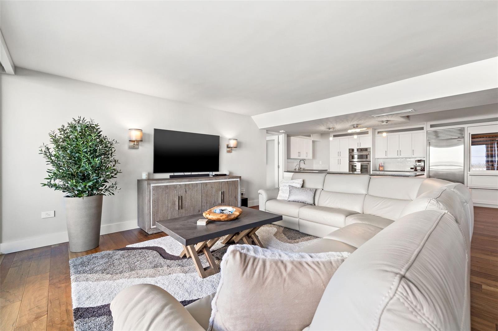 Image 19 of 40 For 500 Treasure Island Causeway 308