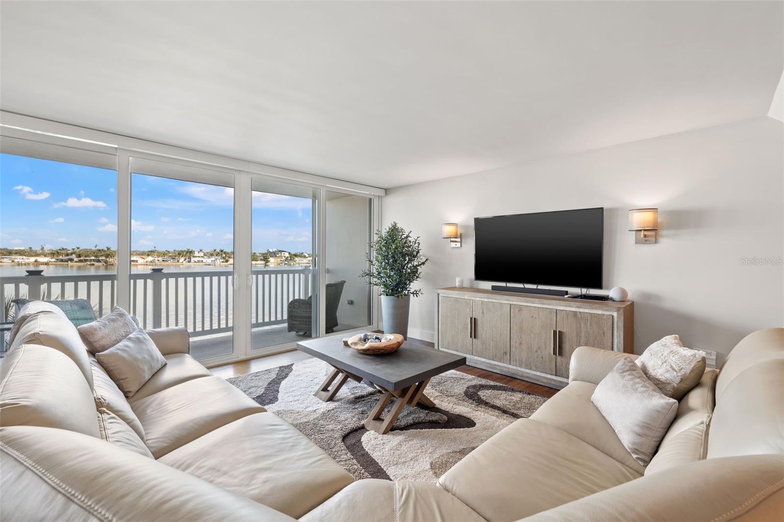 Image 21 of 40 For 500 Treasure Island Causeway 308