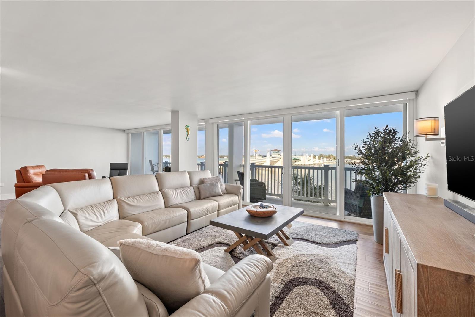 Image 22 of 40 For 500 Treasure Island Causeway 308