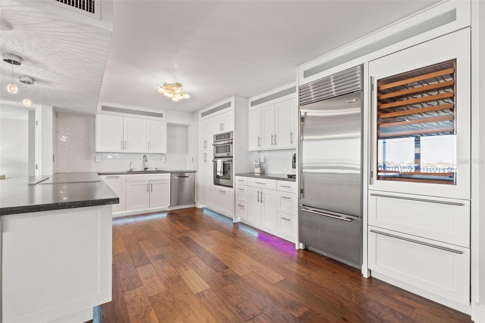 Image 8 of 40 For 500 Treasure Island Causeway 308