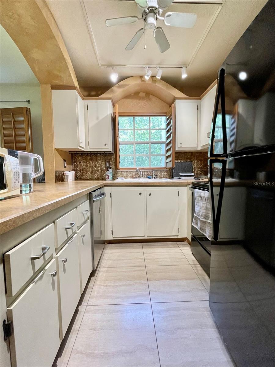 Image 2 of 23 For 420 Bayshore Boulevard 102