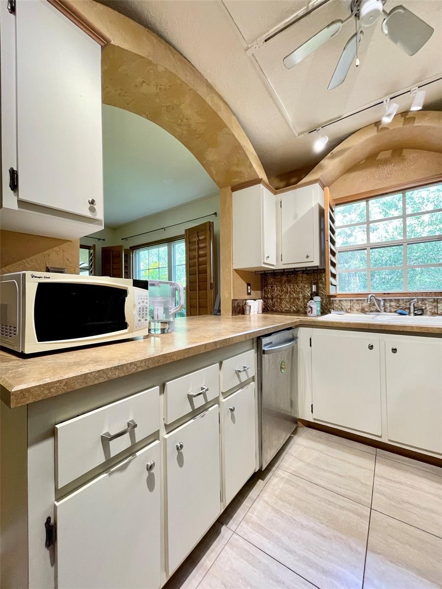 Image 4 of 23 For 420 Bayshore Boulevard 102