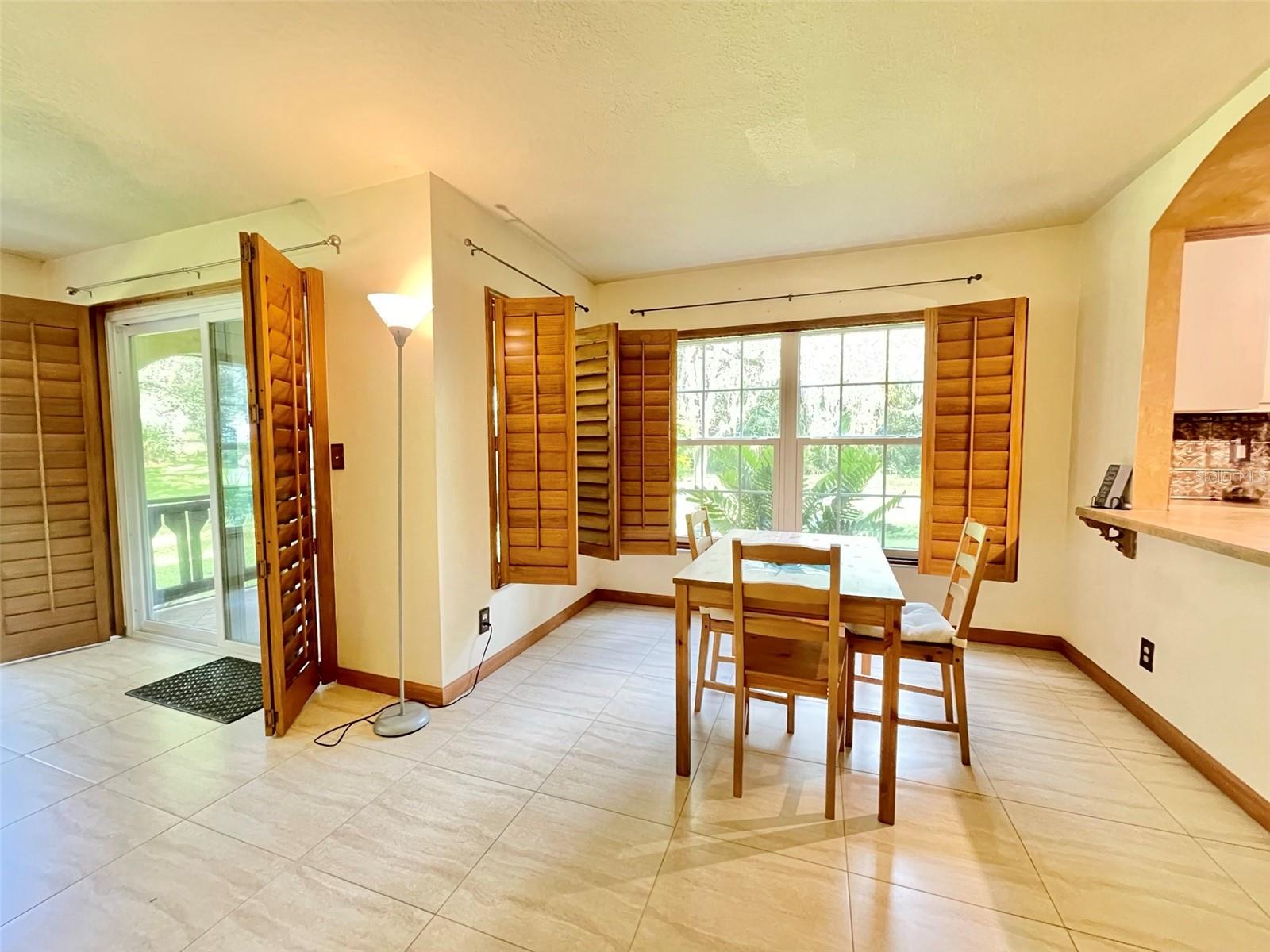 Image 7 of 23 For 420 Bayshore Boulevard 102