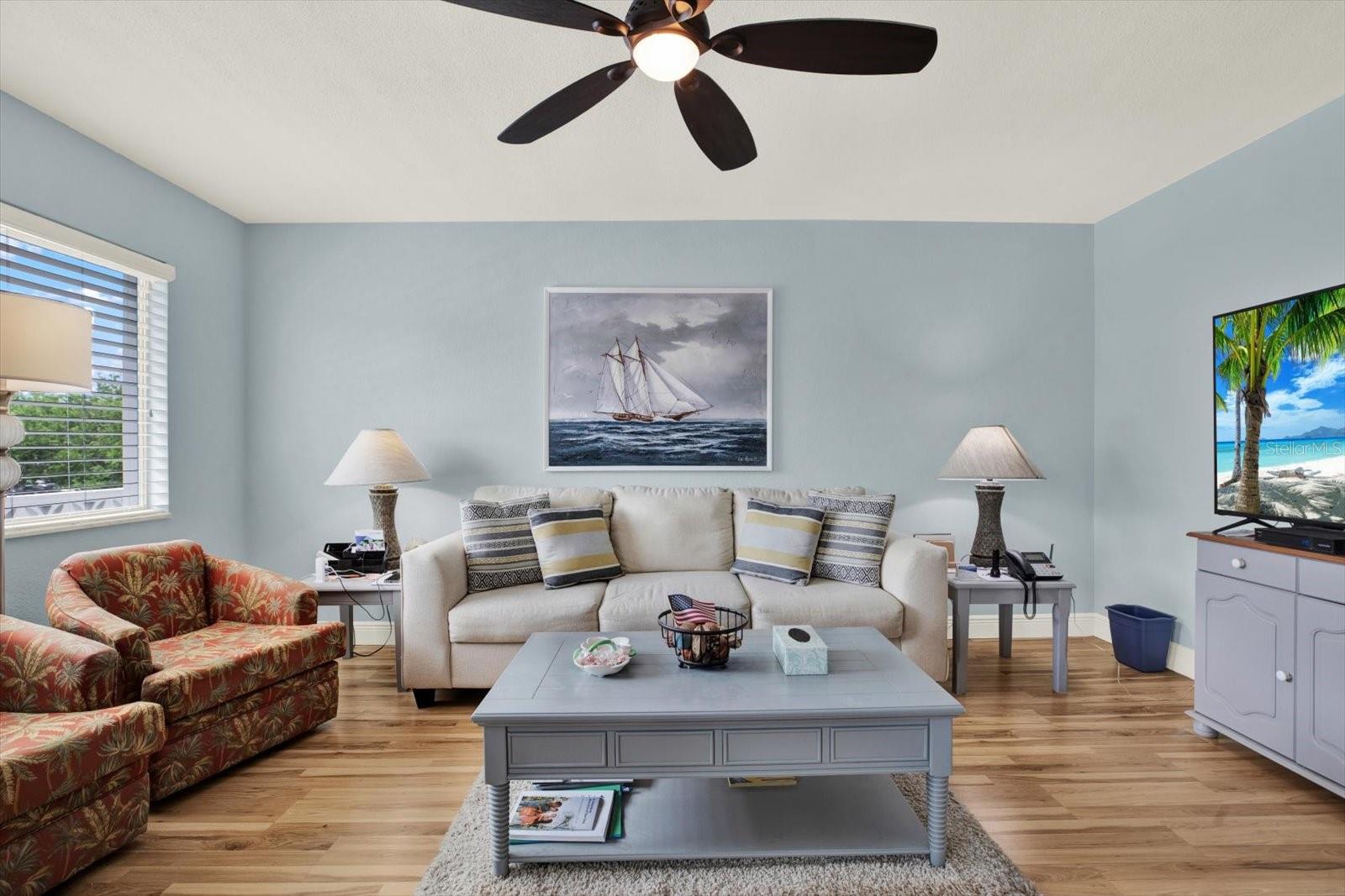 Image 5 of 22 For 11225 82nd Avenue 207