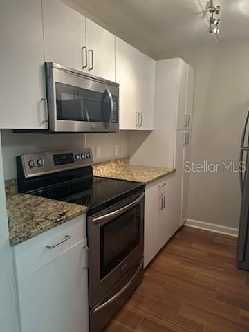 Image 3 of 8 For 3325 Bayshore Boulevard 1