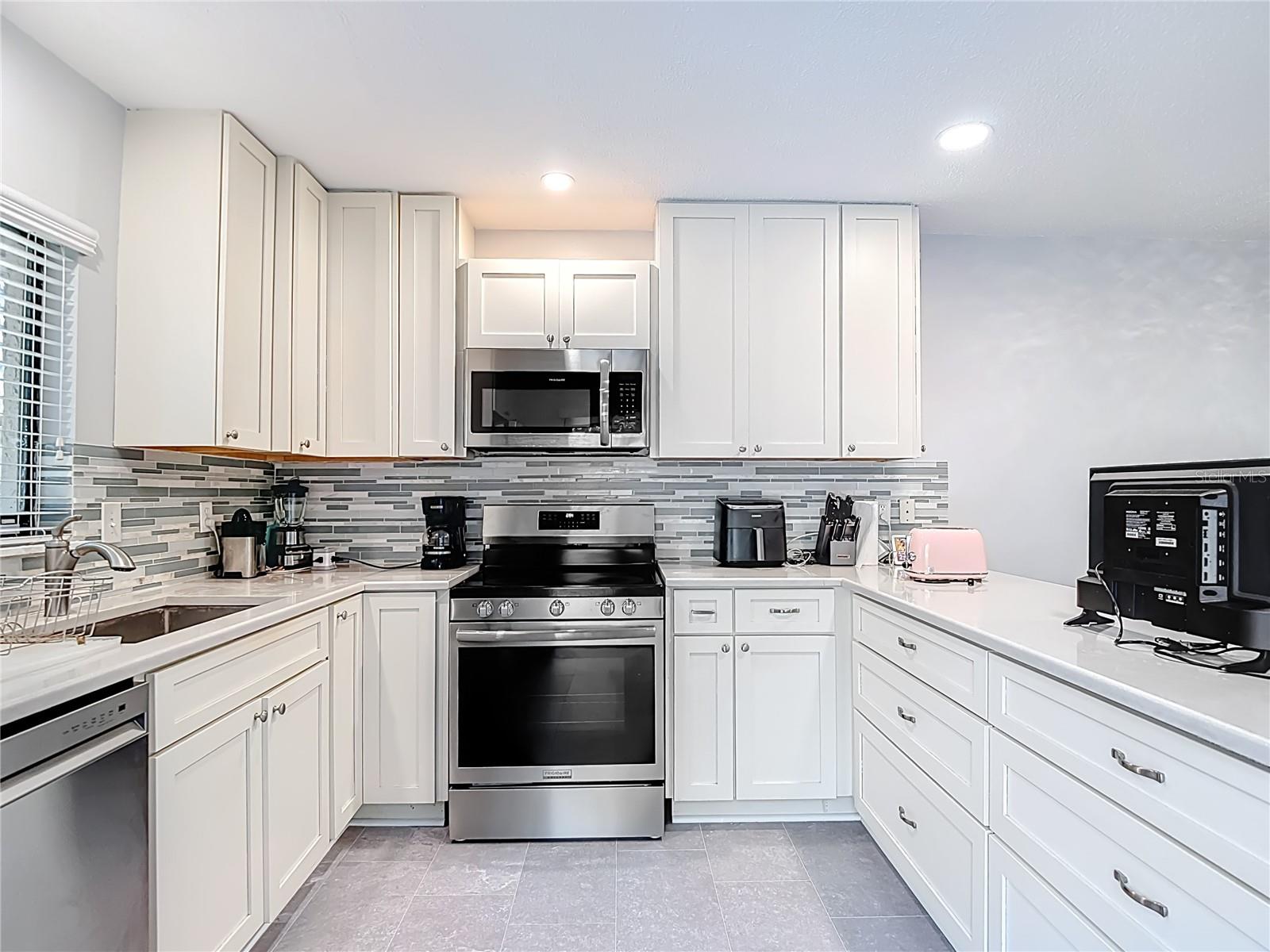 Image 17 of 36 For 15426 Pond Woods Drive