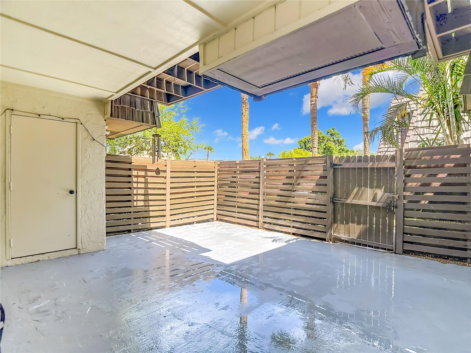 Image 7 of 36 For 15426 Pond Woods Drive