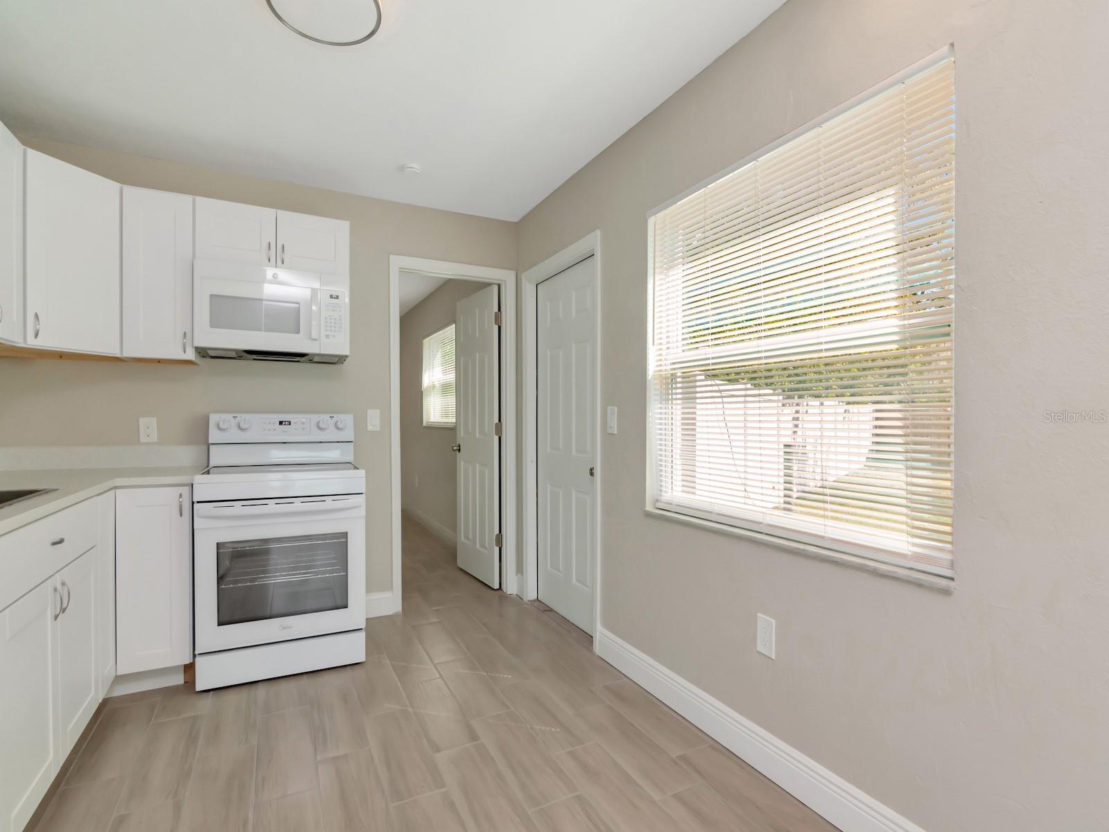 Image 10 of 82 For 1211 62nd Avenue E