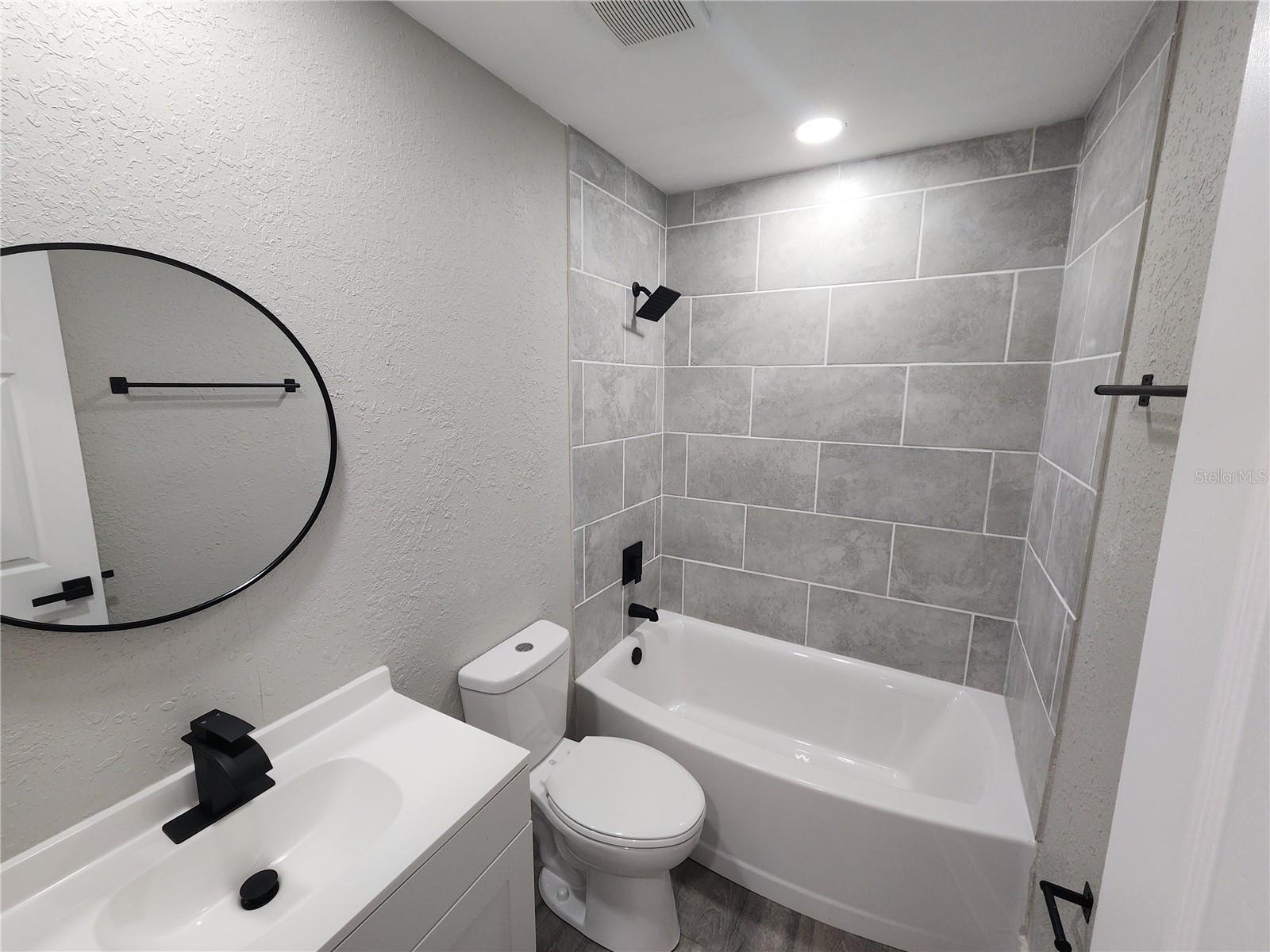 Image 42 of 82 For 1211 62nd Avenue E