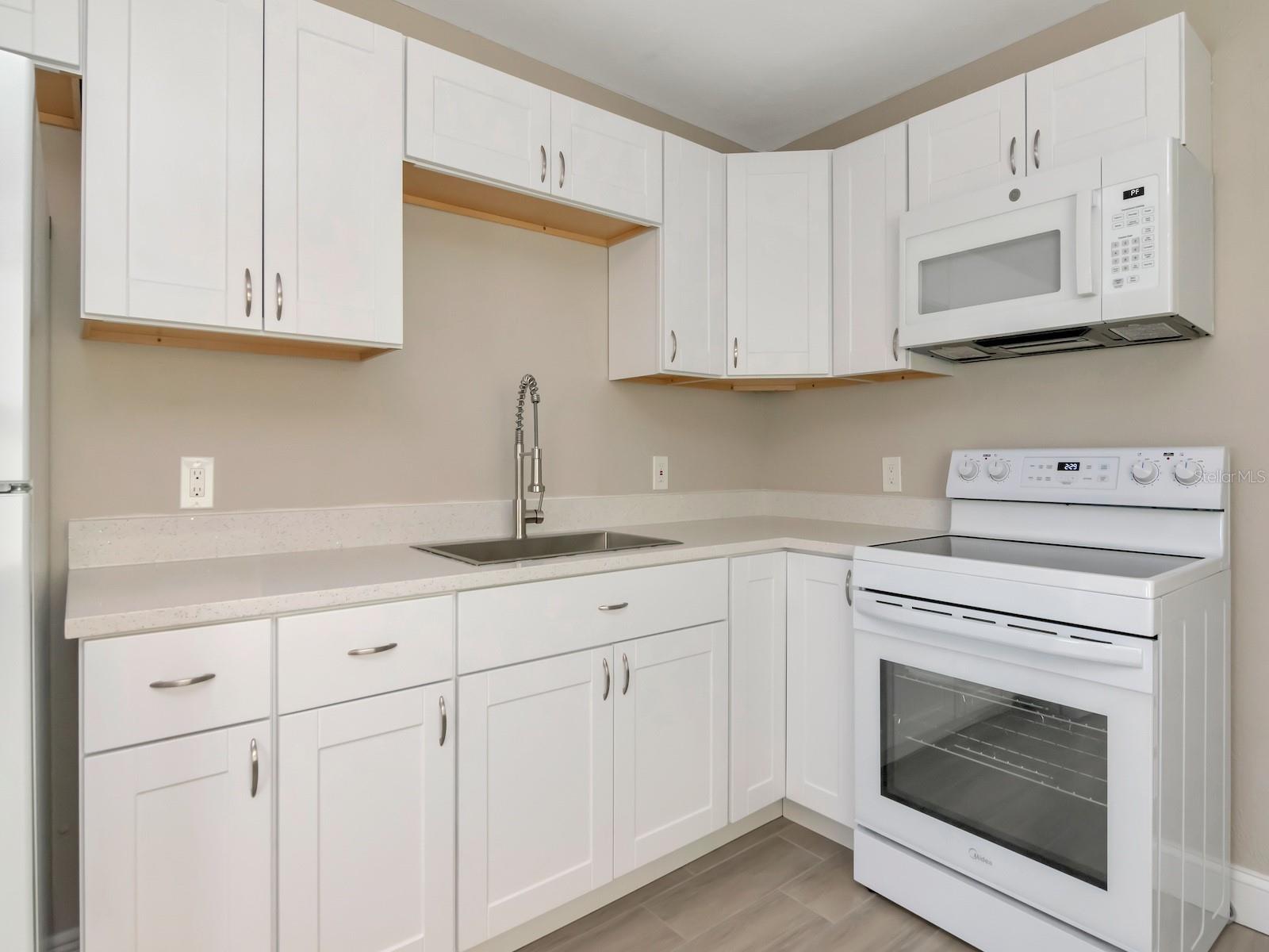 Image 8 of 82 For 1211 62nd Avenue E