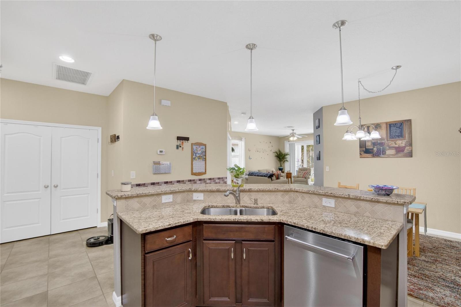 Image 12 of 61 For 7418 Surrey Pines Drive