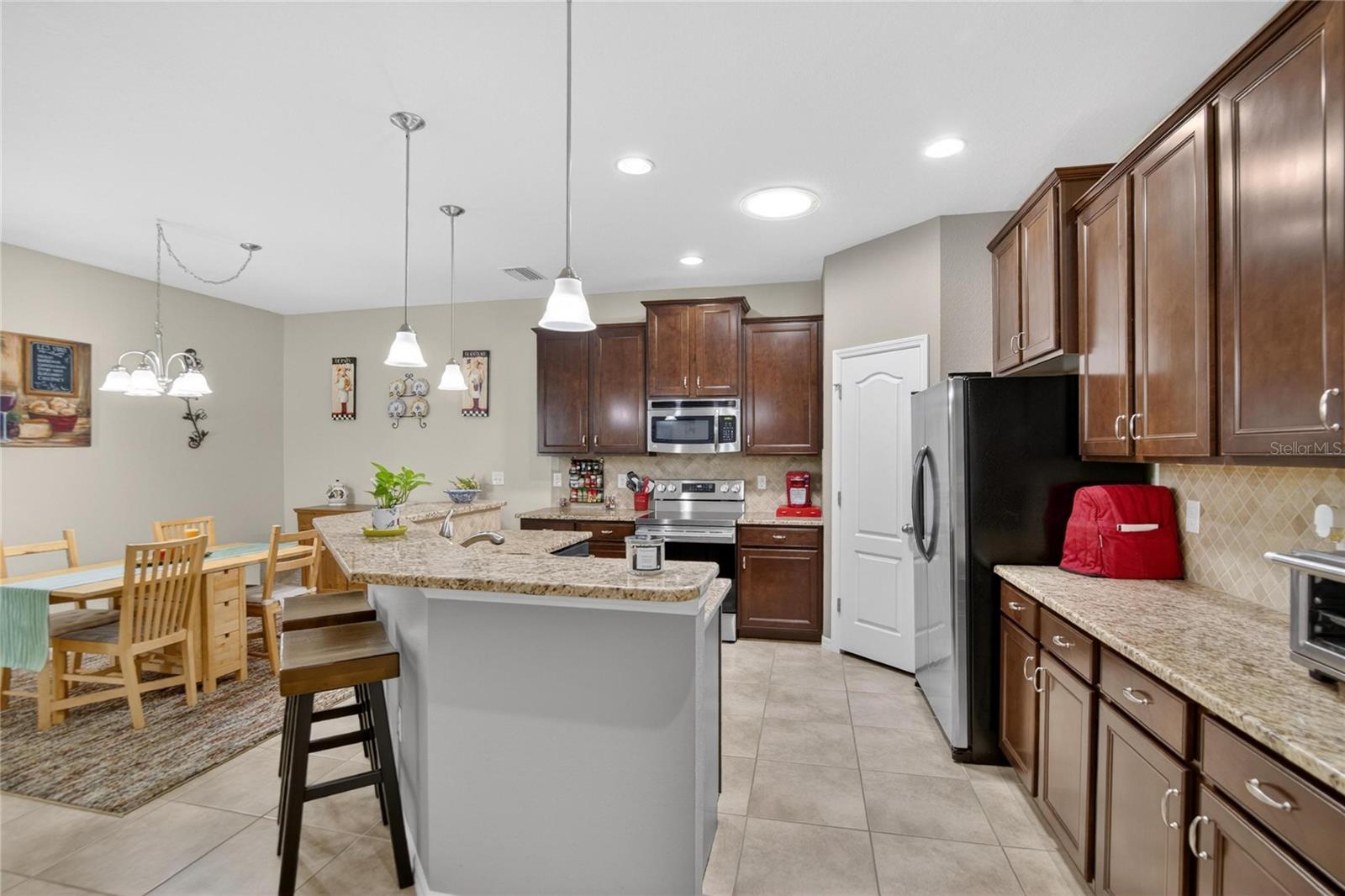 Image 17 of 61 For 7418 Surrey Pines Drive